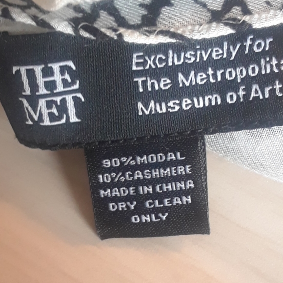 Woman's Wrap Modal and Cashmere - Picture 4 of 4